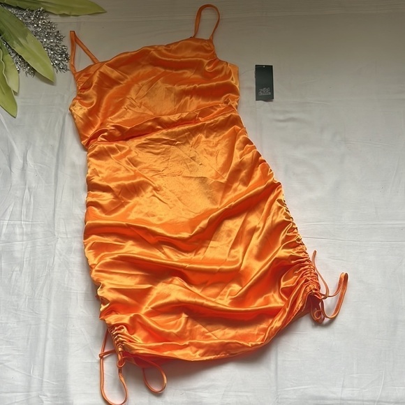 ⭐️nwt Wild Fable Orange Satin Sleeveless Ruched Side Bodycon Dress⭐️ - Picture 5 of 9
